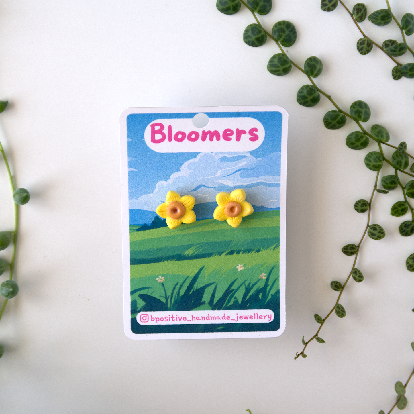 Bloomers: Dainty Daffodil Studs