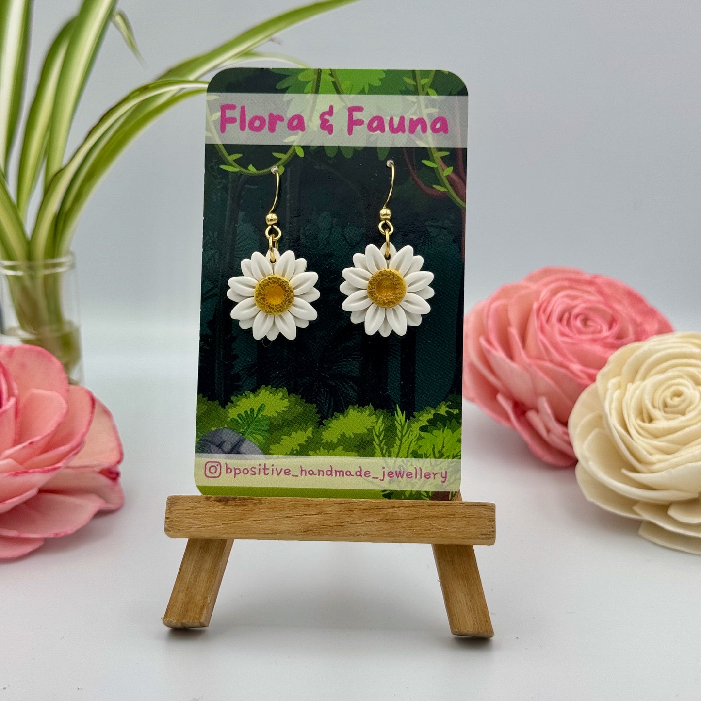 Flora & Fauna: Daisy Dangles